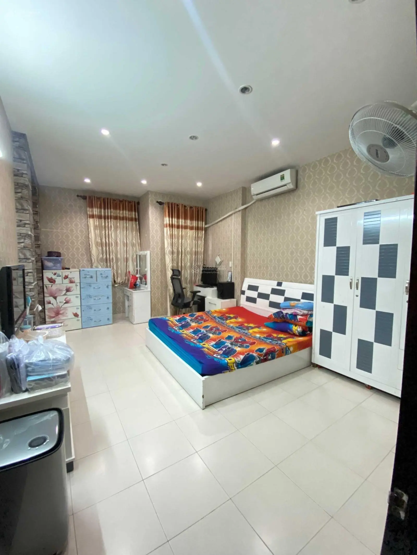 Chính chủ cần bán nhà hẻm xe hơi Bờ Bao Tân Thắng