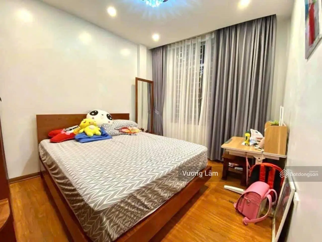 Bán nhà Thái Thịnh - ngõ nông, 10m oto - dân xây khung cột, full nội thất ở ngay - 39m2 5T 8,6 tỷ