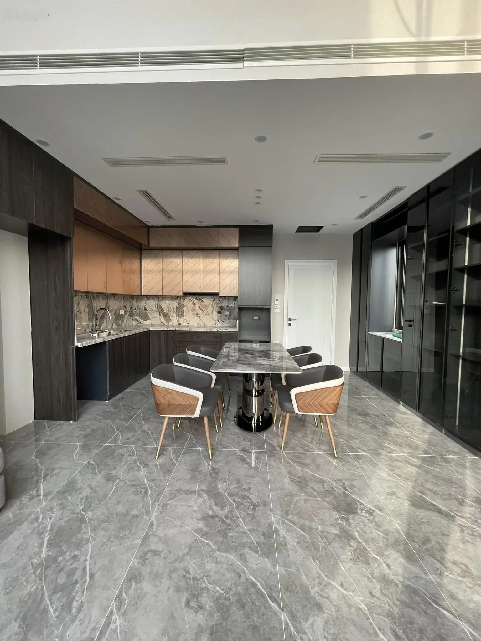Nhà phố Tư Đình, 72m, PL quân Đội, 7 tầng, thang máy, gara ô tô, full nội thất cao cấp 19.9 tỷ.
