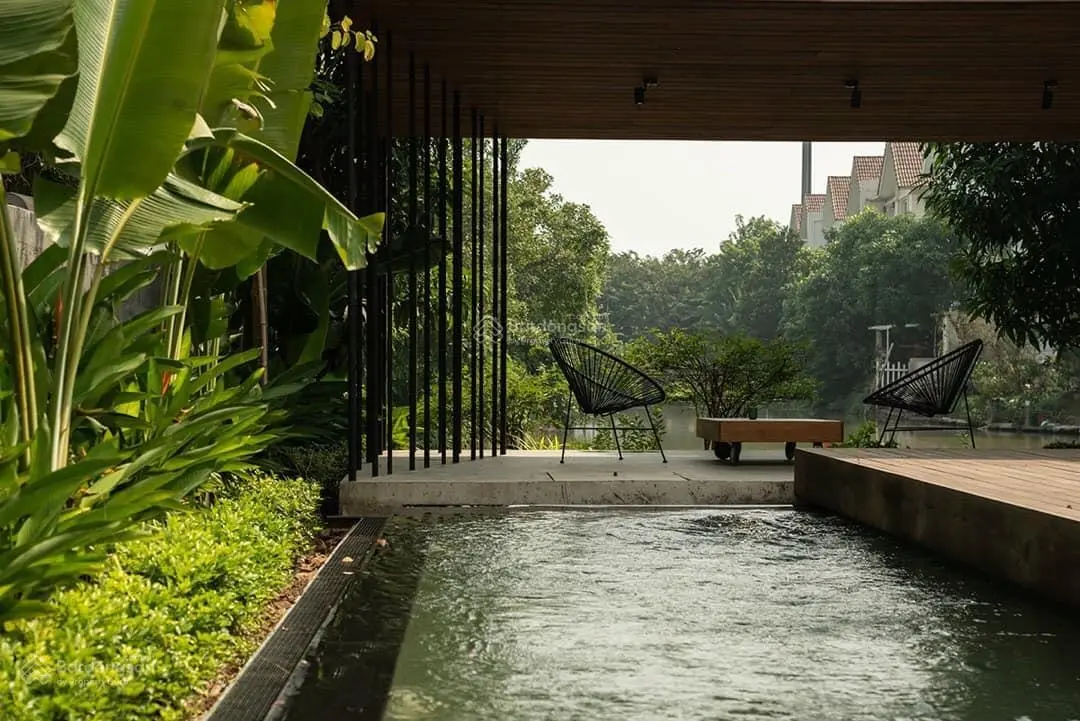 Bán lô góc Bằng Lăng 12-01, khu vip 648m2, đất vuông, hoàn thiện 150 tỷ, sông đẹp nhất Vinhomes