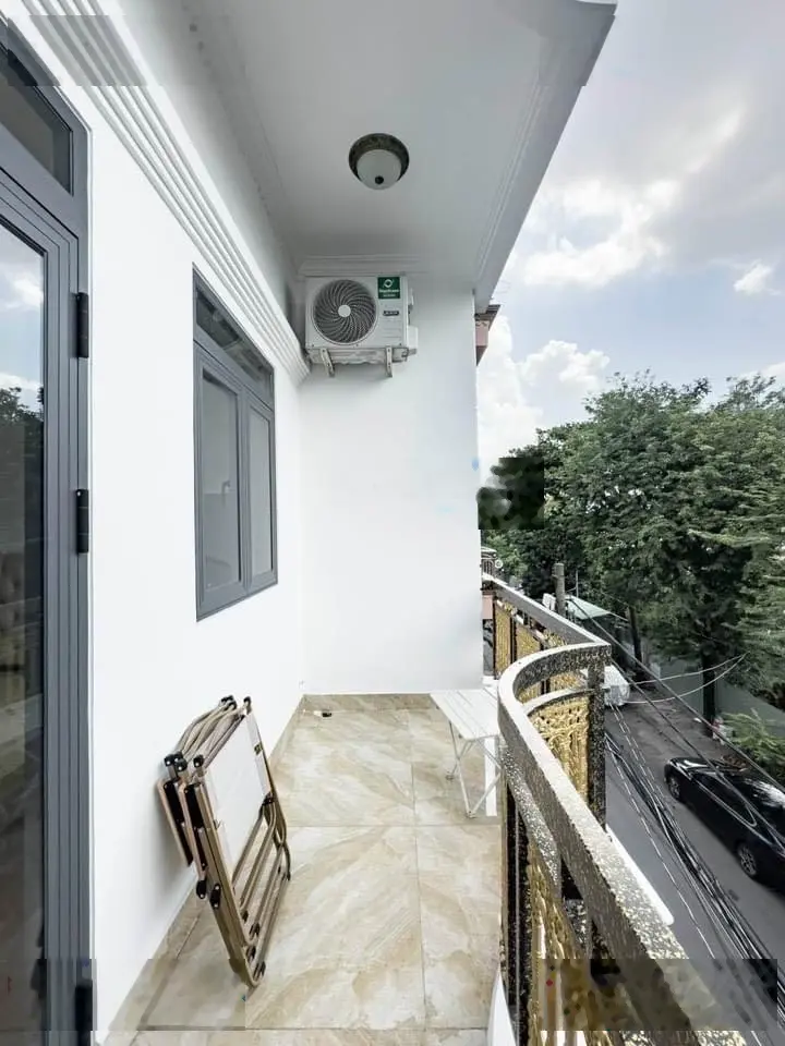 Nhà mới sửa cho thuê 17,5tr/tháng nhà Hồ Ngọc Cẩn gần trường THCS Phan Bội Châu, DT: 60m2