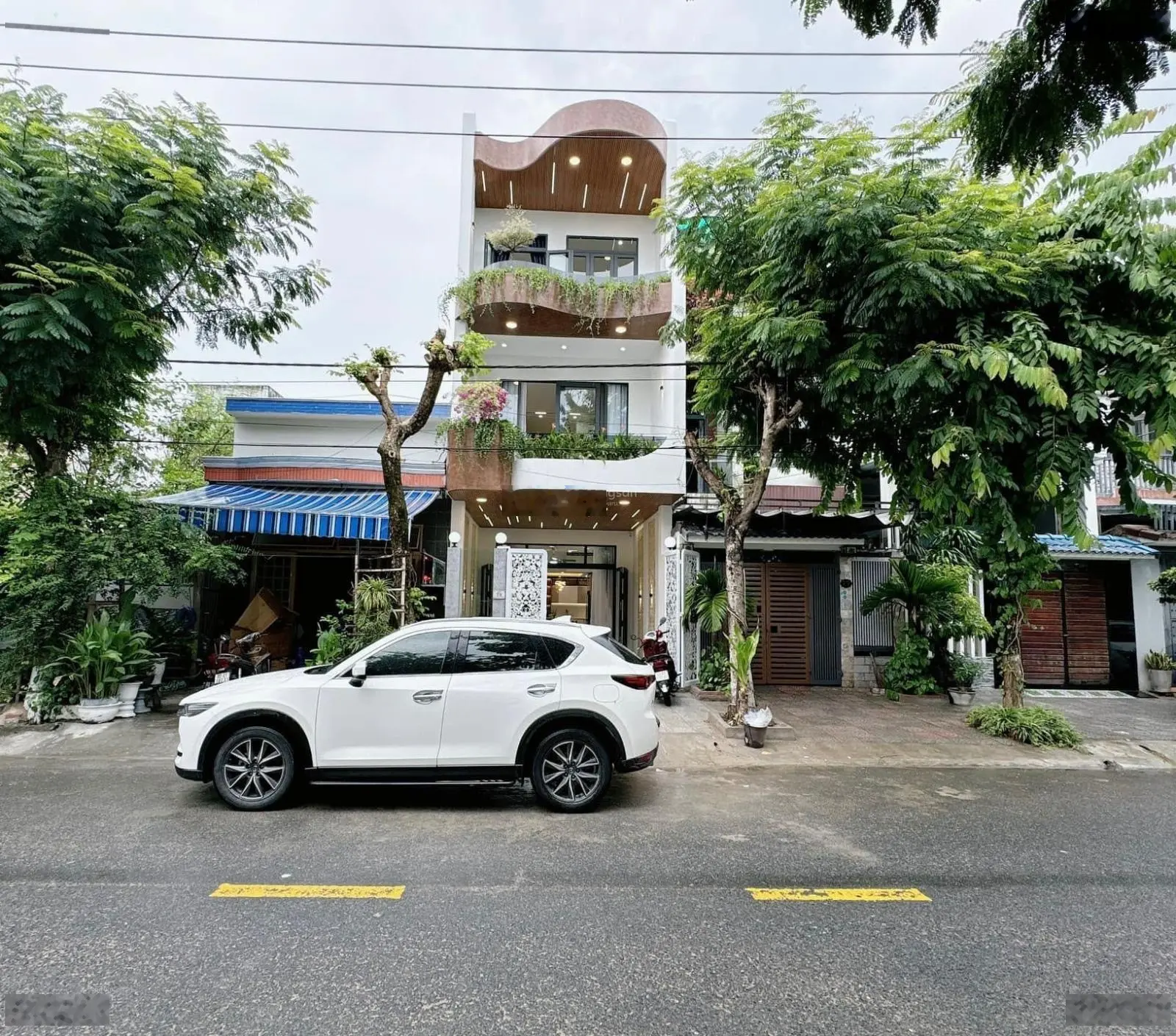 Bán nhà 3 mê MT Nguyễn Thuý đường 7m5 - Full nội thất vip 2024