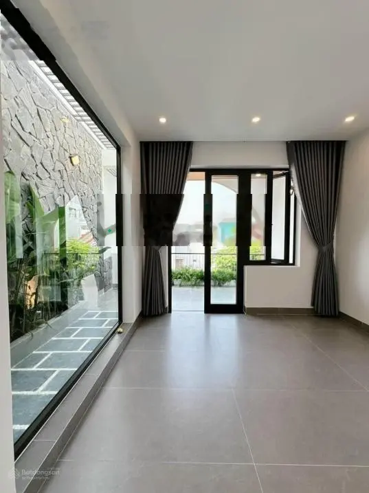 Biệt thự Hoàng Gia ngay khu Bàu Cát DT: 102m2 nở hậu Thang máy 100KG - Nhà siêu đẹp 5 Tầng. 16.8 tỷ