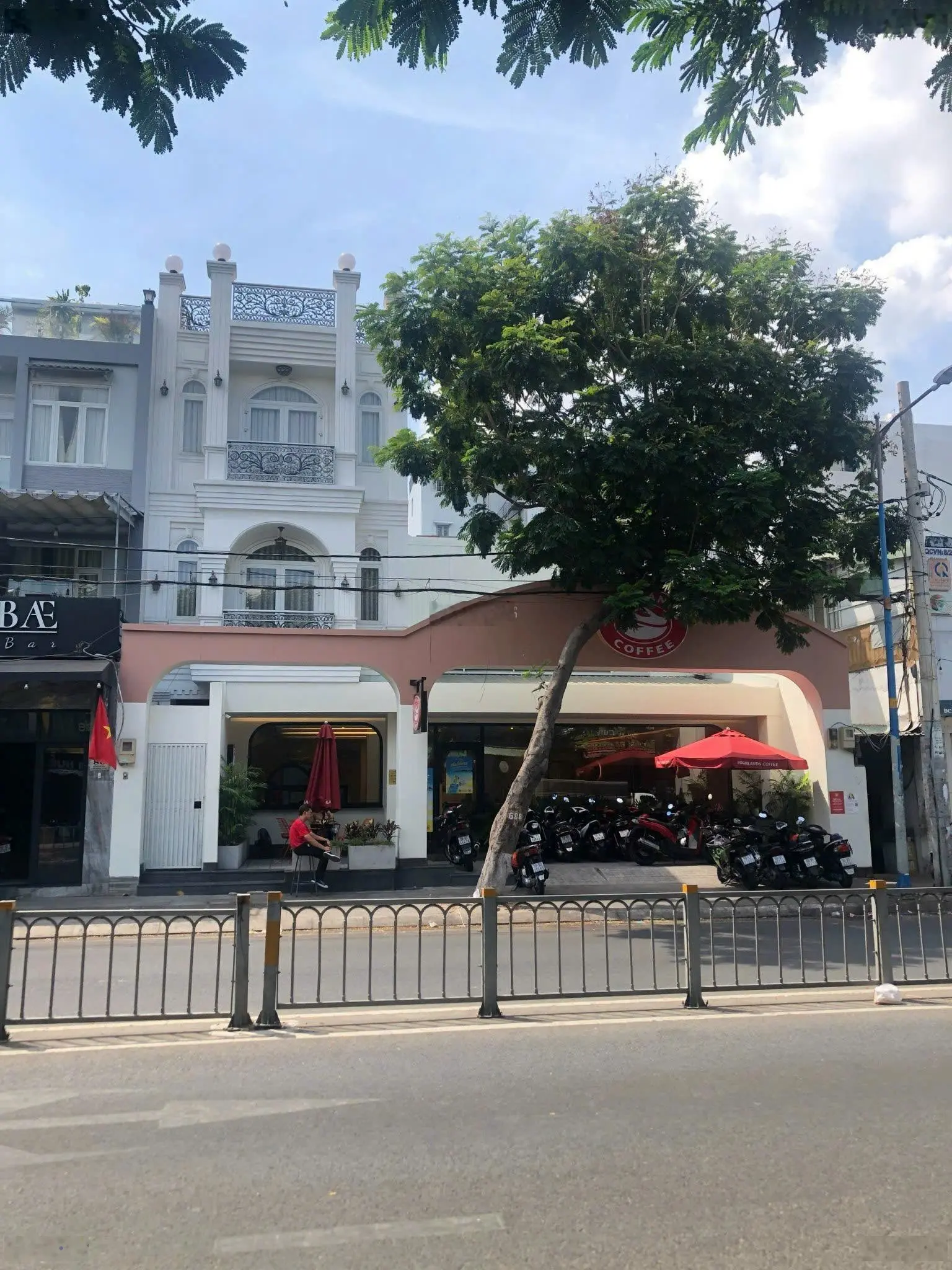 Bán nhà 4 tầng MT Xô Viết Nghệ Tĩnh, Bình Thạnh - Cách Quận 1 chỉ 200m DT: 5.8x16,6m giá 27 tỷ