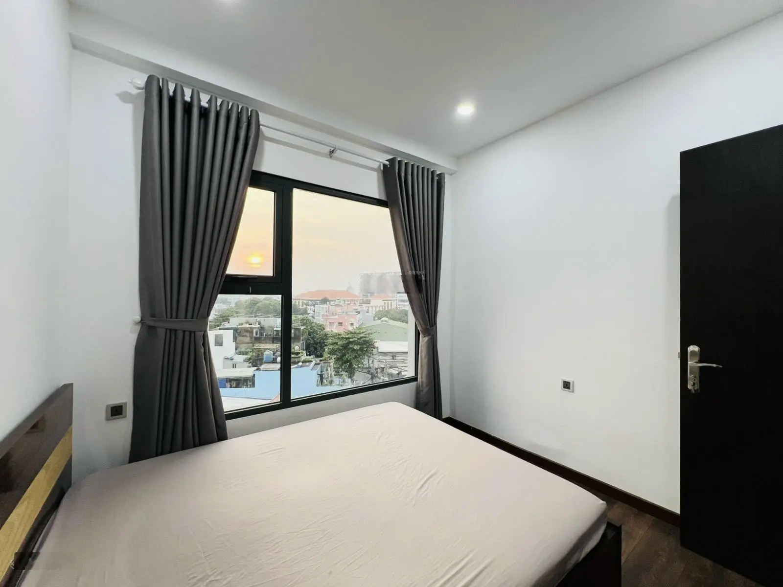 Bán căn hộ Res Green, 3PN, 2WC, 83m2, căn góc, full nội thất, sổ hồng riêng, giá: 4 tỷ 5