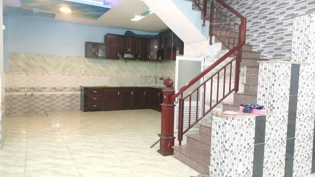 Chính chủ gửi bán nhà đường Vĩnh Lộc. 3 tầng đường 6m, 94.6m2 ngang 5.5m. Dài 19m nở hậu