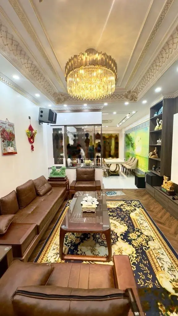 Nhà đẹp ở ngay phố Bồ Đề 96m2 5 tầng - ô tô 7 chỗ ngủ trong nhà về ở cực sướng - chỉ 15 tỷ