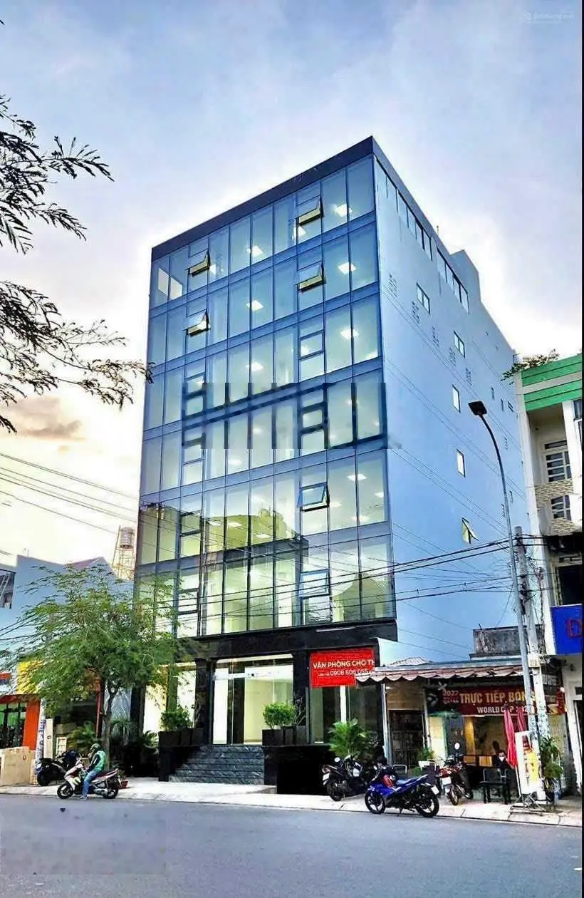 Bán tòa nhà MT Phạm Văn Bạch P. 15 Quận Tân Bình HĐ thuê: 360 triệu