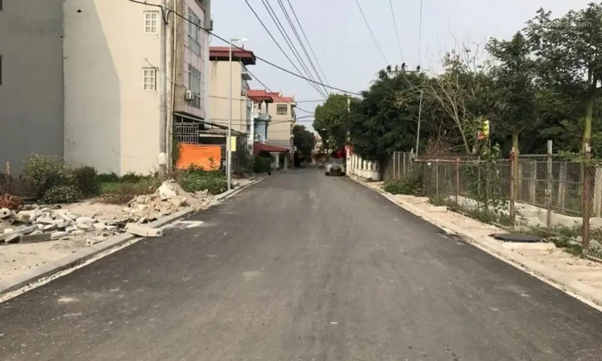 Cần bán gấp lô đất gần trục chính thôn 3 Tân Xã rộng 12m đang trải nhựa, DT 68m2 MT 6m. Giá 1.85tỷ