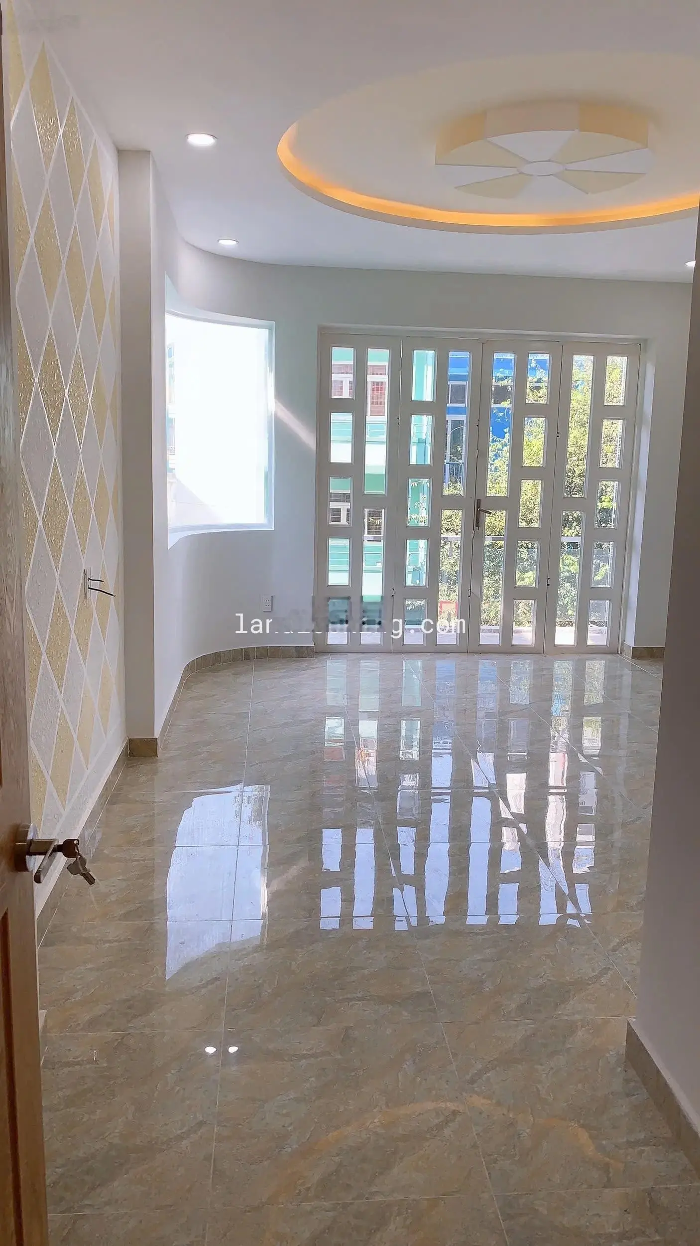 Giá hời nhà MT Đường Phan Văn Trị, Phường 2, Quận 5 DT 4.2x10m 1 trệt 3 lầu, Giá 2 Tỷ250, SHR