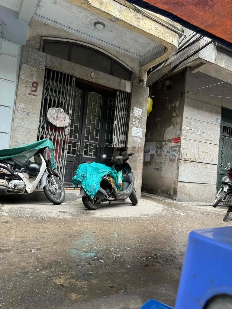 TÔI cần bán gấp nhà Ô CHỢ DỪA THÁI HÀ 15m2 4 Tầng 20m ra phố ngõ 2m