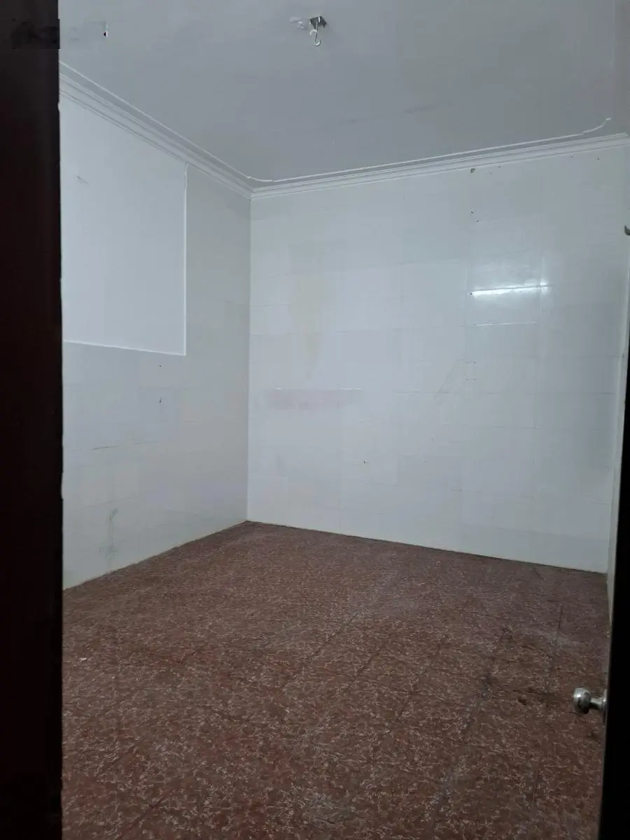 Bán Gấp nhà víp Trần Quốc Hoàn 77m2 x 4 tầng mặt tiền 6m ô tô đỗ cửa văn phòng ở cực víp