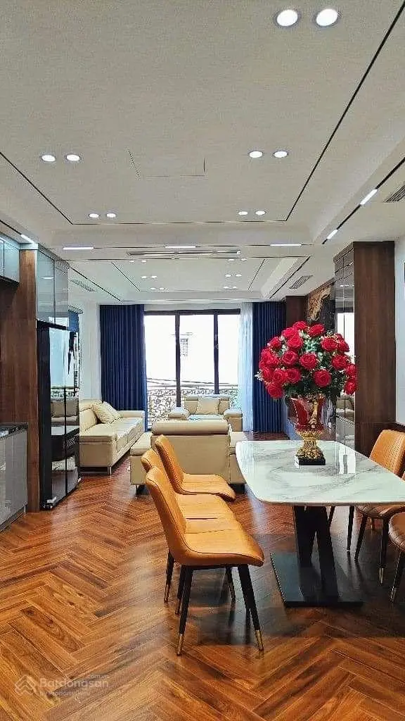 Nhà đẹp, thang máy, 50,6m2 x 6 T - sát mặt phố Minh Khai - cạnh Timecity - chỉ 10 tỷ
