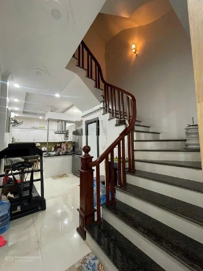 Nhà đẹp ngõ thông phố cổ Ngọc Lâm, Long Biên, full nội thất, sổ nở hậu, nhà đẹp như hình