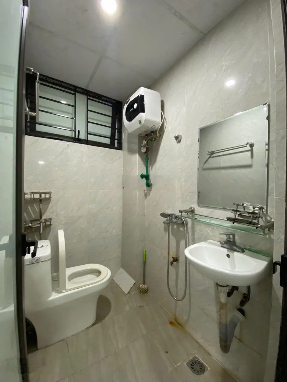 CHDV 112m2*8 tầng*29.68 tỷ 31 phòng ô tô vào nhà doanh thu 1.8 tỷ/năm TT Q. Thanh Xuân. 0985818818