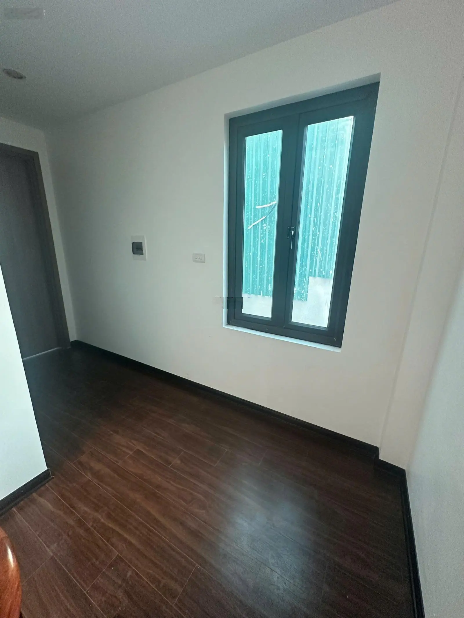 Nhà thiết kế cực đẹp 5t, full nội thất ở luôn. gần trục chính.ngõ thông ô tô tránh.sát kđt đô nghĩa