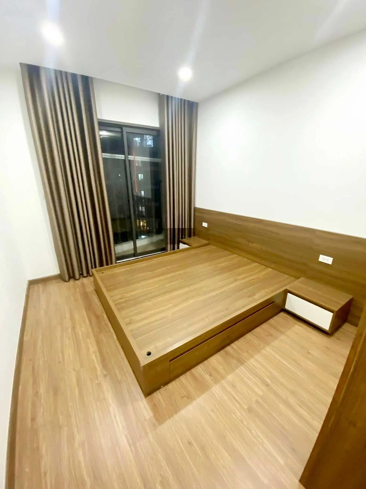 Bán căn góc 100m2 tòa G5 Le Grand Jardin, tầng trung hướng mát giá 4.9 tỷ