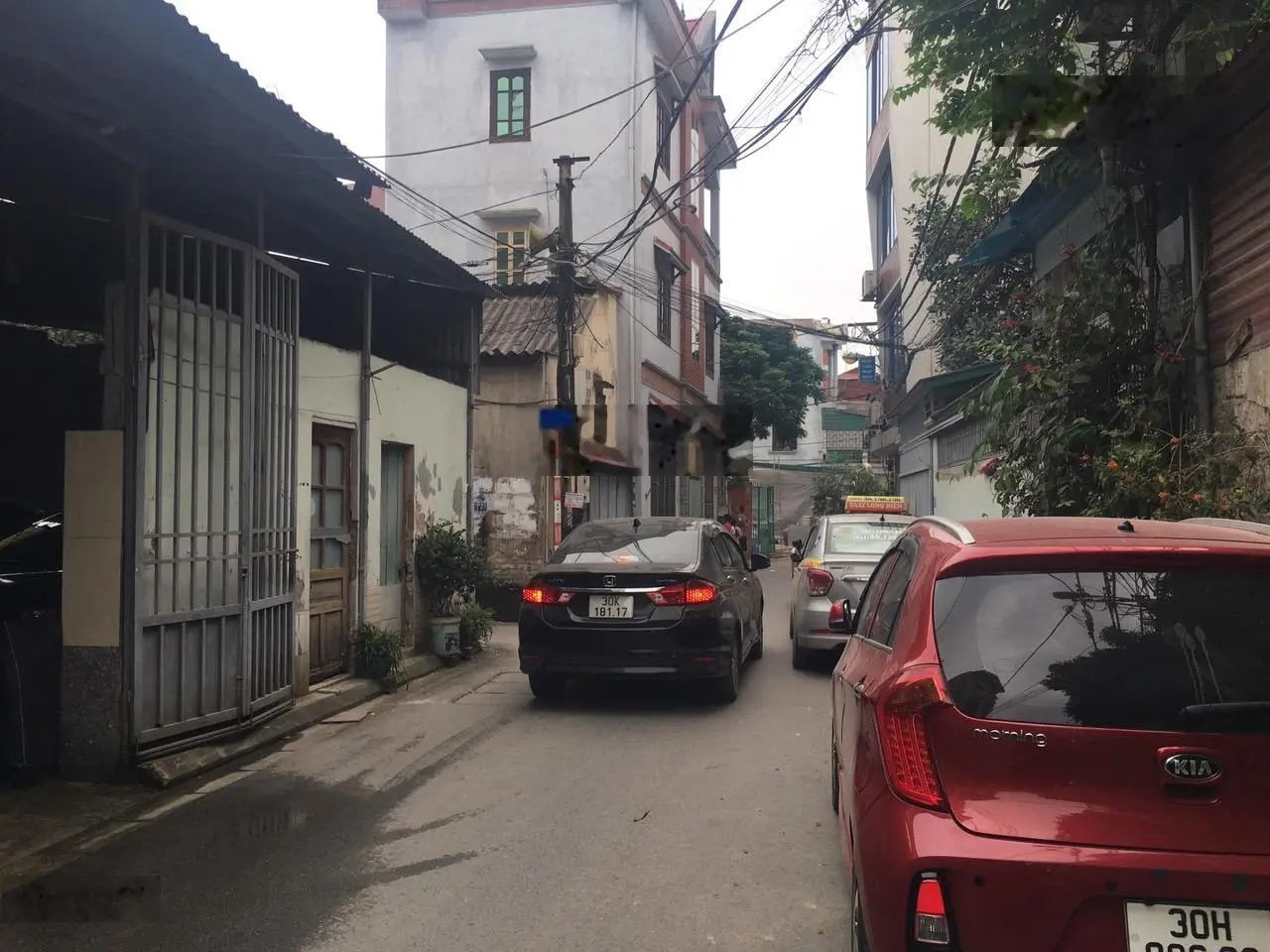 Chính chủ cần bán nhà dân xây 4 tầng Thượng Thanh - Long Biên , vài nhà ra ô tô tránh nhỉnh 4 tỷ