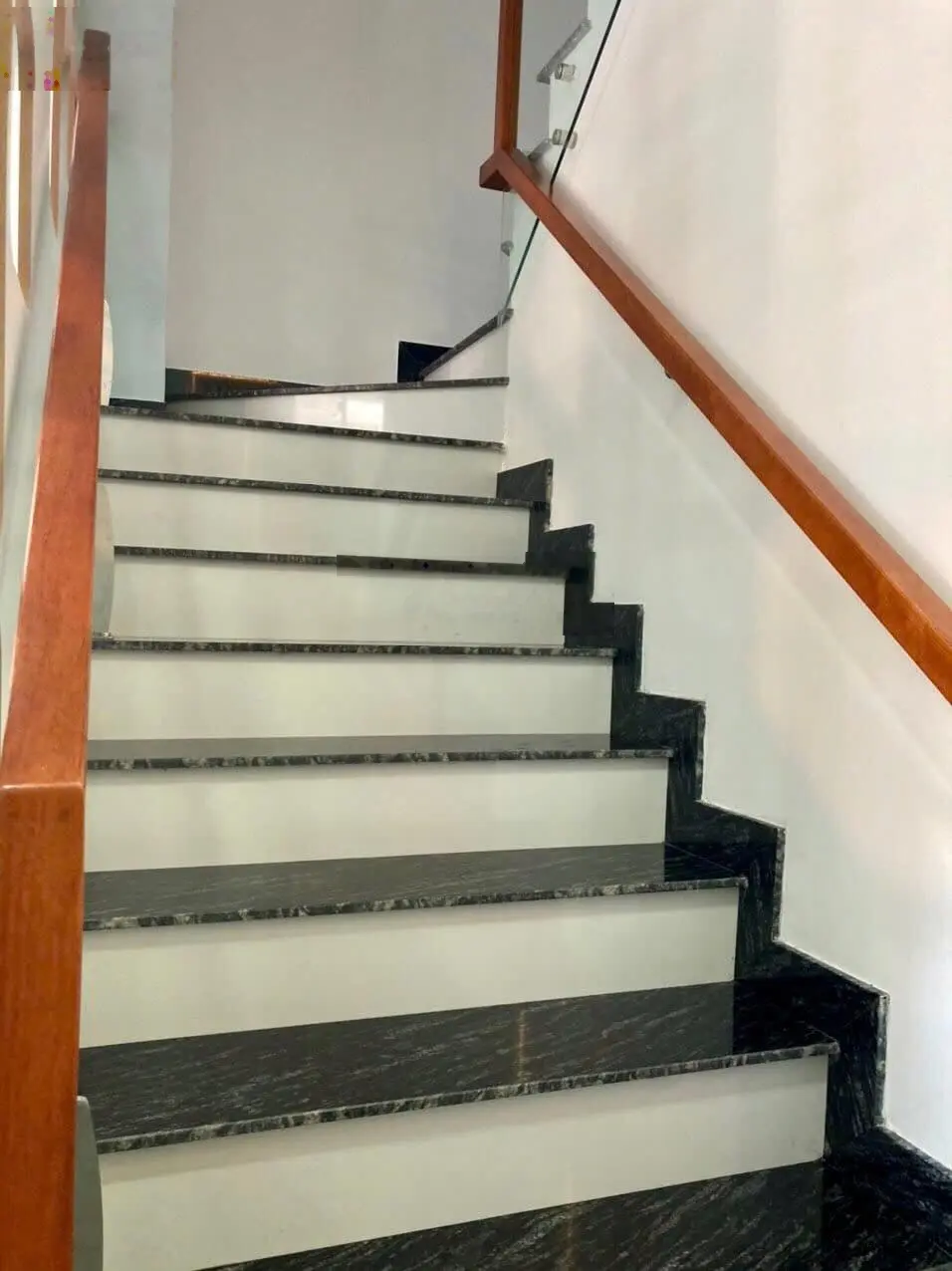 Nhà hẻm 6m ngay Phạm Văn Chiêu, mới 100%, có sân thượng, giá 5 tỷ 900 triệu. Call/zalo: 0906 435 ***