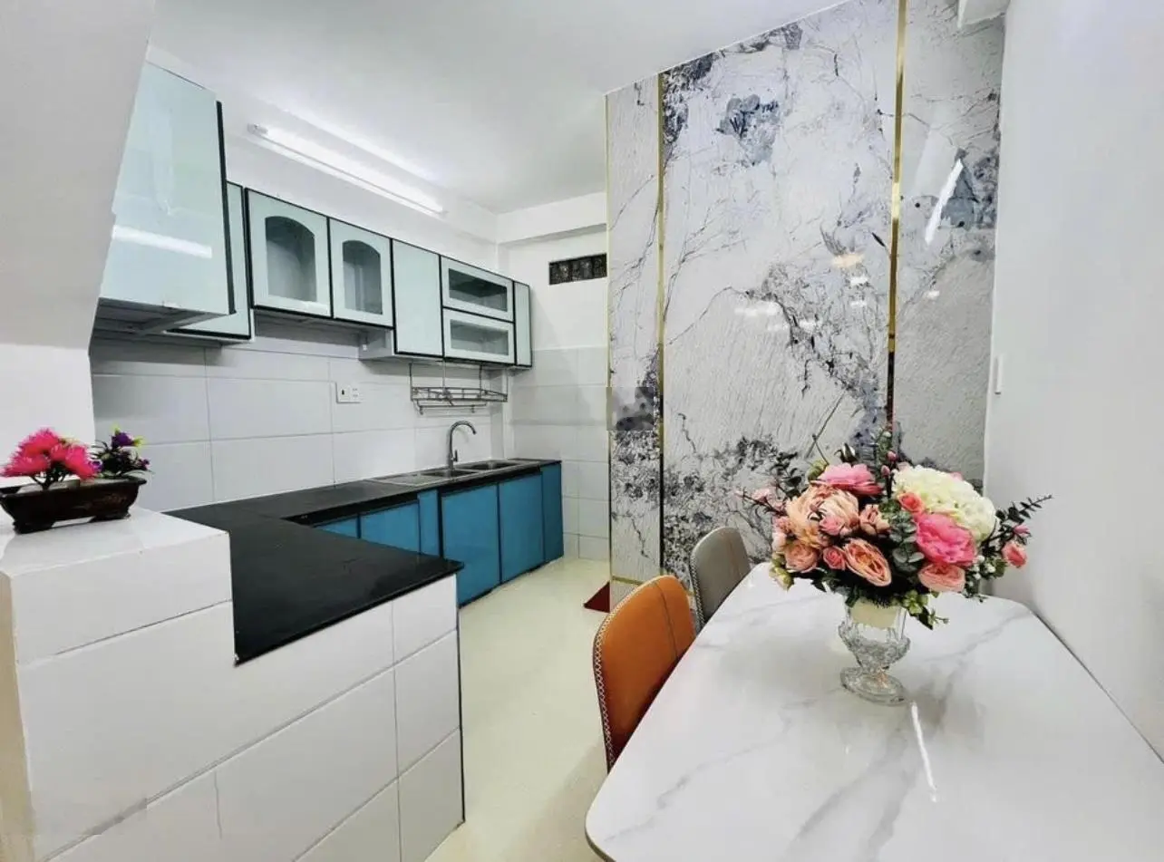 Bán gấp nhà đường Số 18 - Thủ Đức. Cho thuê 20tr/tháng, 55m2 GIÁ 2TỶ450
