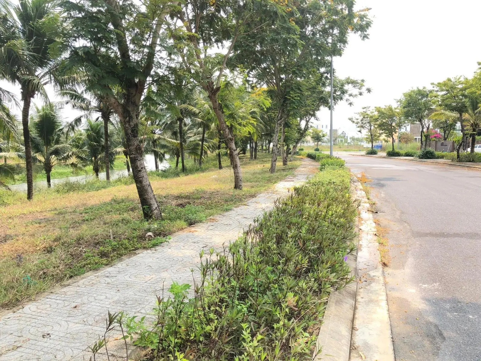 Đất biệt thự FPT Đà Nẵng, View kênh sông Cổ Cò, 2 mặt tiền, giá chỉ 29,5 triệu/m2, 600m2