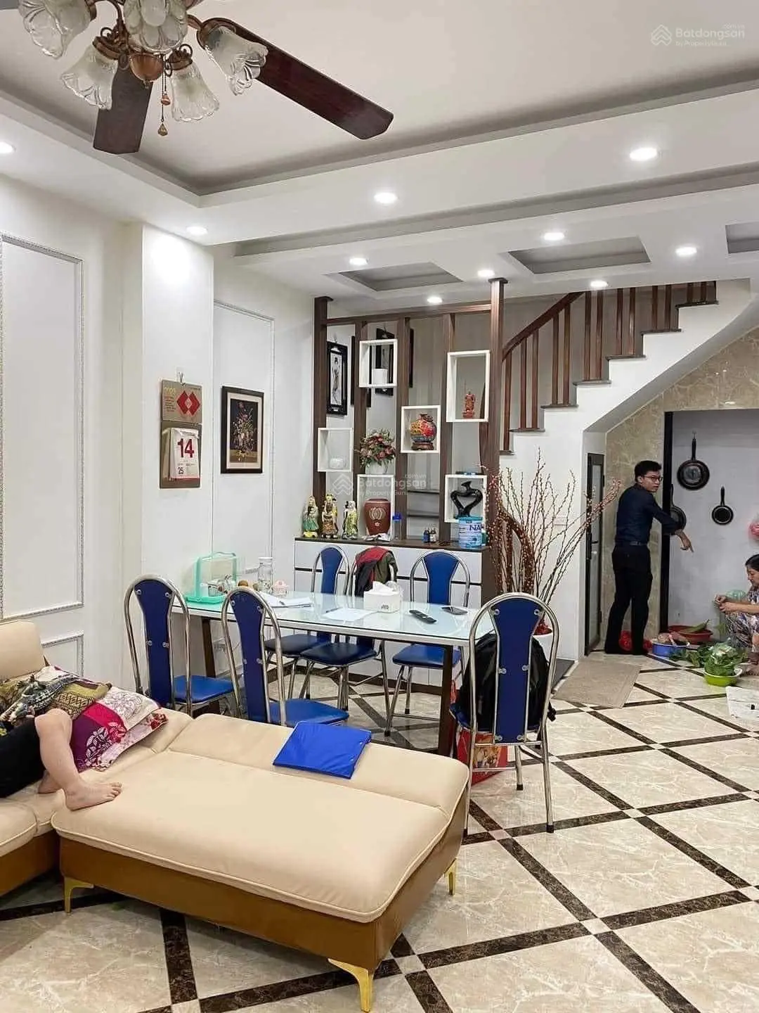 Bán gấp căn nhà Bưng Ông Thoàn, Phú Hữu, quận 9 giá 2tỷ700tr nội thất đầy đủ