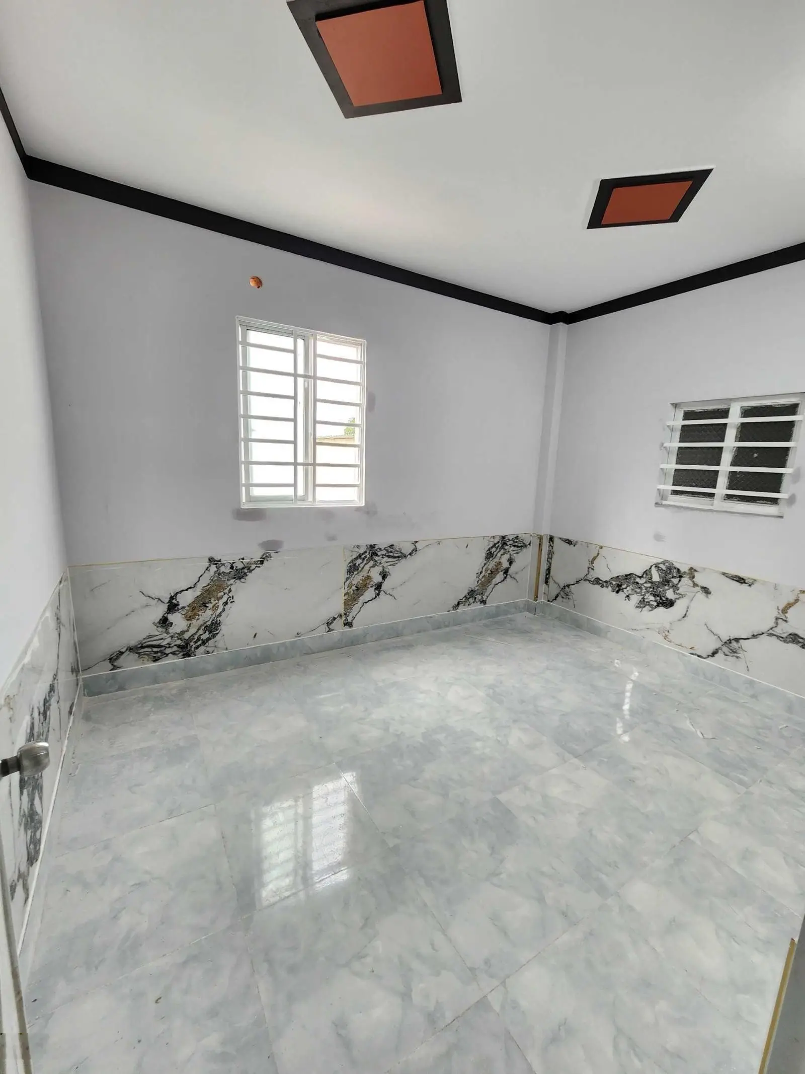 2ty080 rẻ 84m2 (6,45x13,5m) bán nhà gần GX Bà Trà, Ngã Tư Bình Chuẩn, nhà cấp 4 sân rộng 3phòng ngủ