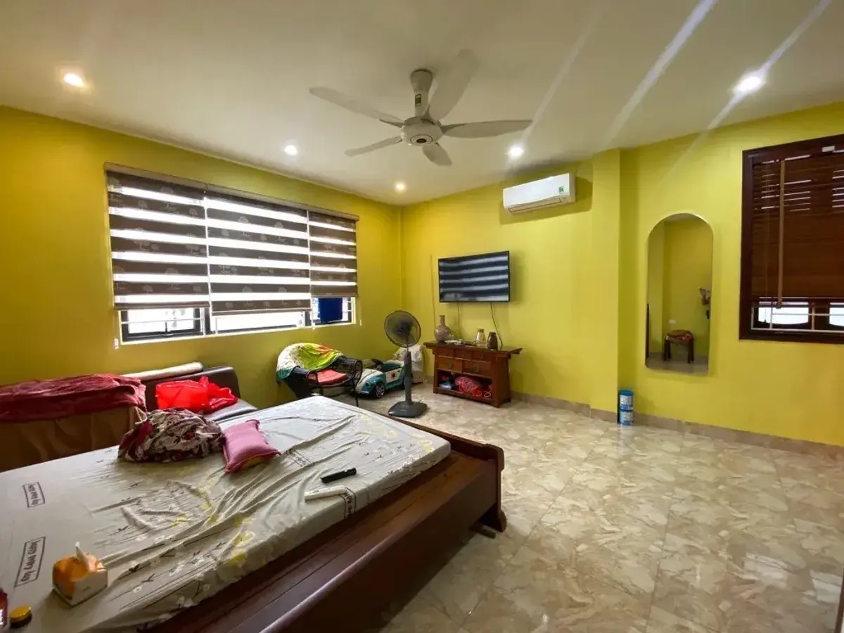 Bán nhà Cầu Giấy - căn góc 3 thoáng vĩnh viễn - nhà mới - khu dân trí cao - cách ô tô tránh 5m