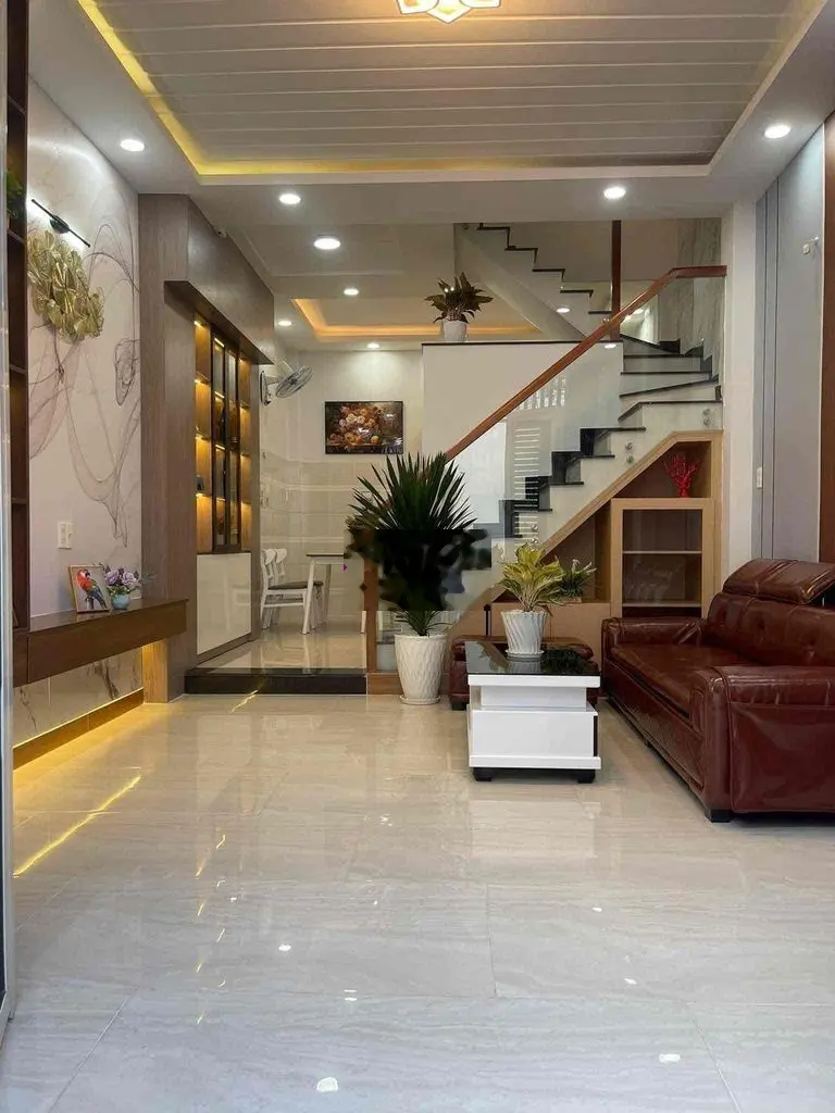 Chính chủ bán nhà mặt tiền hẻm Phạm Văn Bạch p15 Tân Bình giảm 300tr
