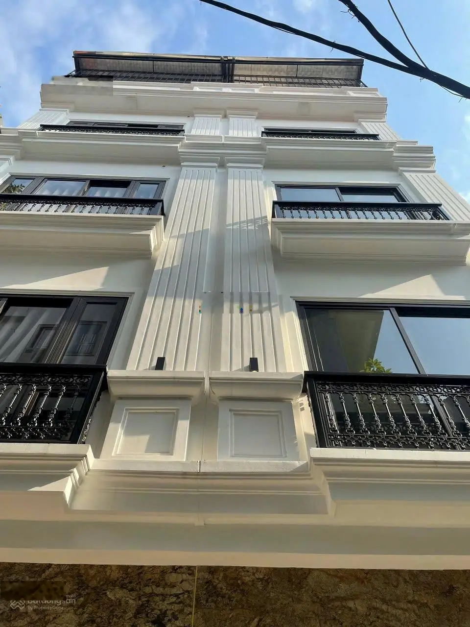 Nguyễn sơn víp long biên hà nội thang máy ô tô tránh 50m2