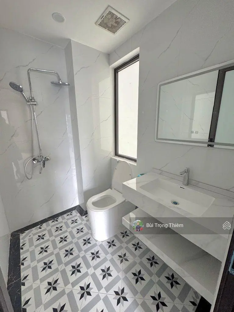 Bán nhà Thạch Bàn - 40m2 - cách ô tô tránh 10m - 4 phòng ngủ ở ngay - tặng nội thất