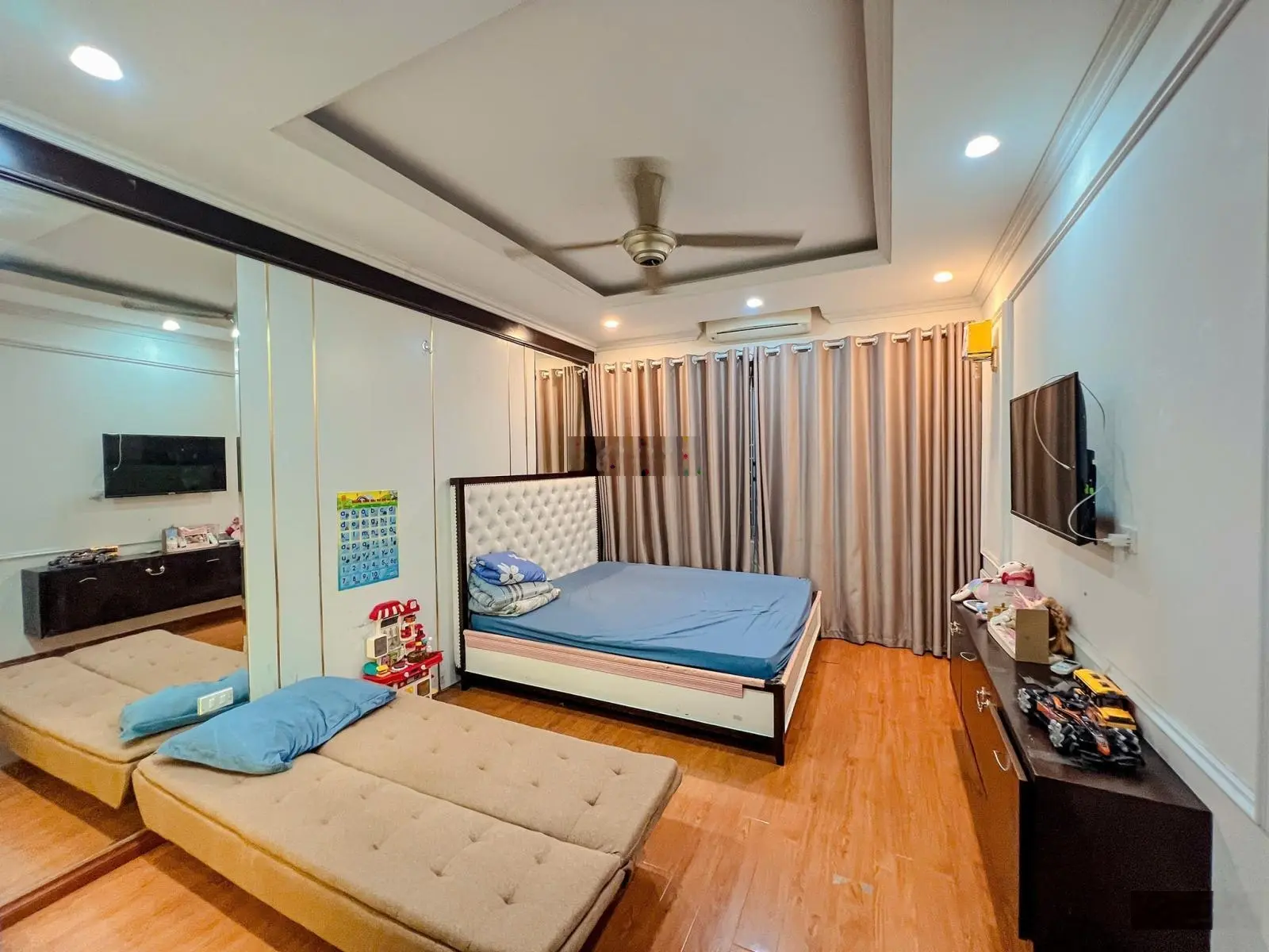 Bán Nhà Mặt Ngách 53 Ngõ 68 Cầu Giấy, Ô Tô Đỗ, Kinh Doanh, Nhà Đẹp DT: 30m/5 Tầng/Giá: 8 Tỷ