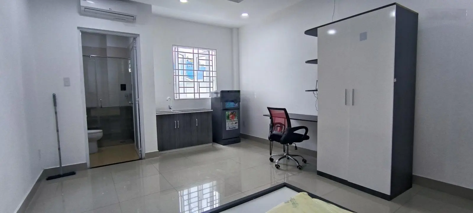 Bán nhà 2 lầu MT Lê Hữu Kiều Quận 2. DTSD 115m2 SHR. Giá chỉ 13 tỷ. LH 0777066878