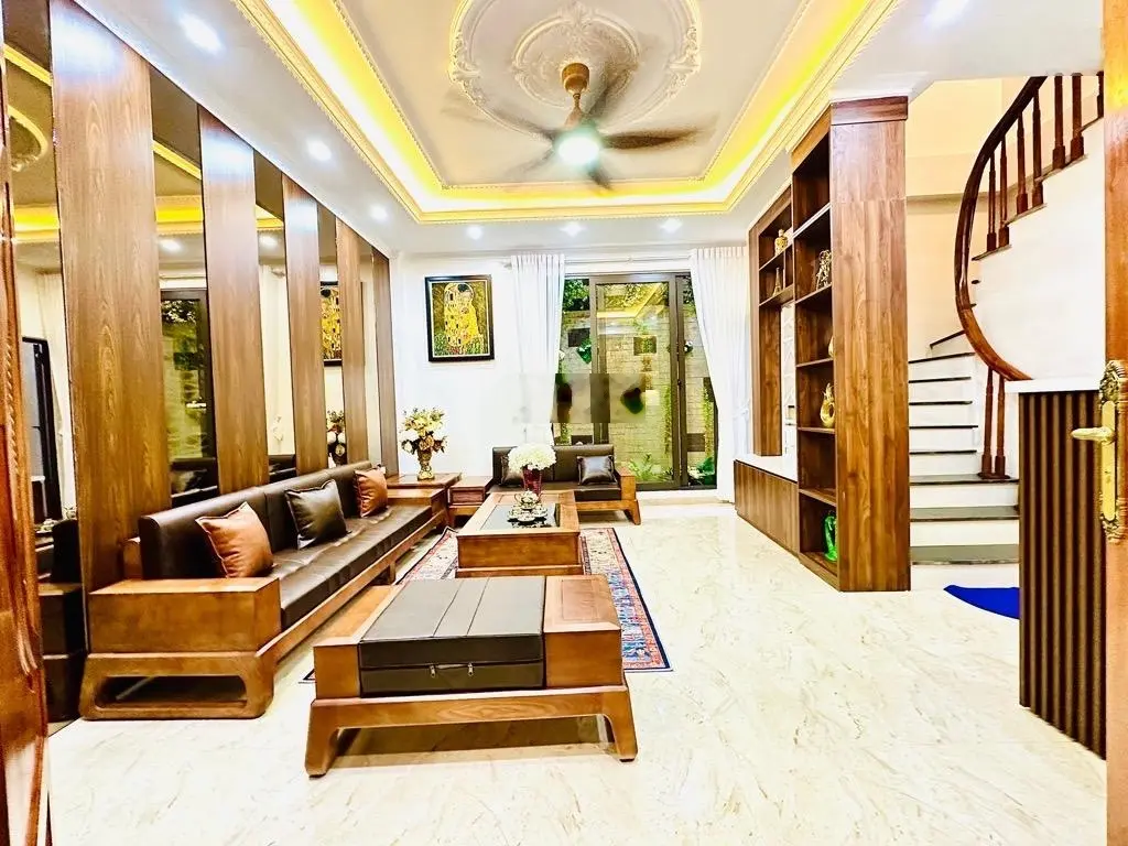 Bán nhà Hào Nam - phân lô - oto gần - 8.35tỷ