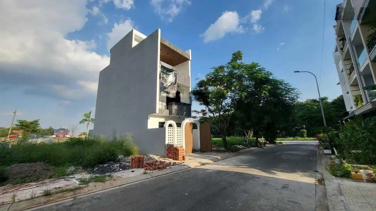 Ngân hàng thanh lý 20 nền đất diện tích từ 80m2 - 120m2 gần cổng Cát Lái , Giá nền TT 2,6 tỷ /nền