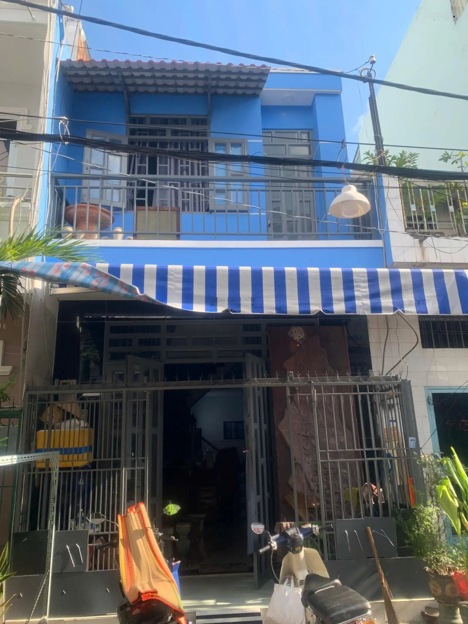 Kẹt vốn bán gấp nhà Đồng Đen, phường 10. Tân Bình. Giá 3 tỷ 250. Thuê 13 triệu/tháng. 0904430105