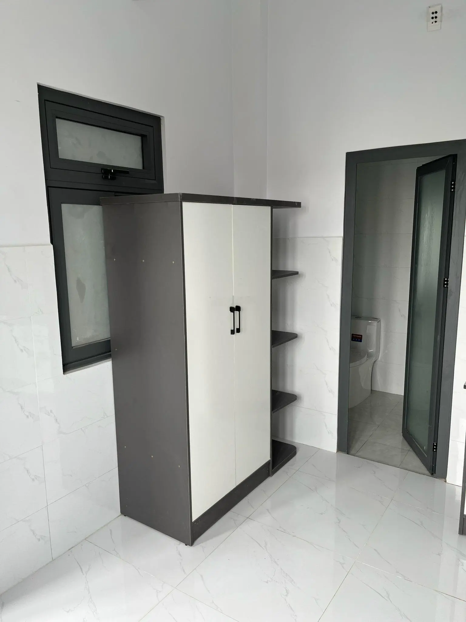 CC bán nhà đường Nguyễn Văn Lượng, đối diện Lotte, 5x20m, 5 tầng, ĐCT 61 triệu, giá 12,9 tỷ