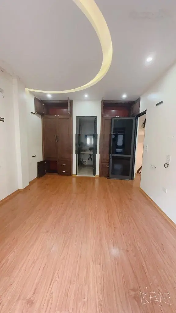 Bán nhà khủng Bồ Đề, 110m2 X 6 tầng X gara ở sướng, MP 15m giá chỉ 16T Call 0398 386 ***