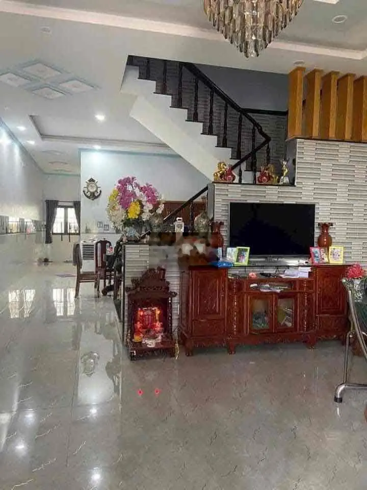 Nhà lầu trệt đẹp rộng giá ngộp cần bán gấp tại tp dĩ an