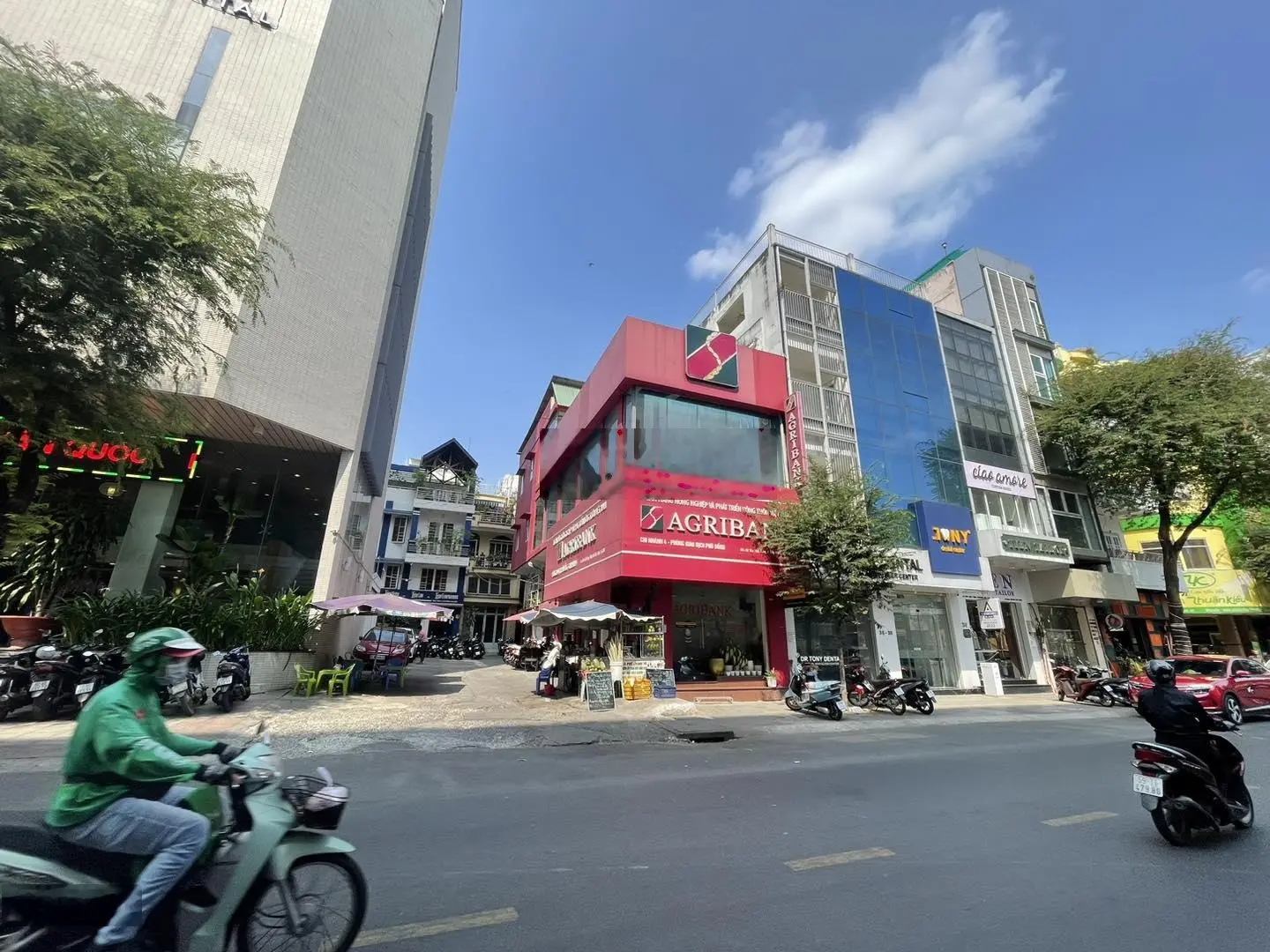 Duy nhất! 2MT Nguyễn Gia Trí, Bình Thạnh, 12x20m, 4 Tầng - HĐT: 100 triệu, giá 39 tỷ
