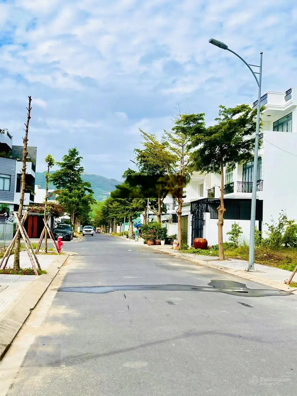 Bán nhà 3 tầng mới xây 4pn 5wc gói 4 - Mỹ Gia full nội thất xịn đẹp, gần view sông Quán Trường