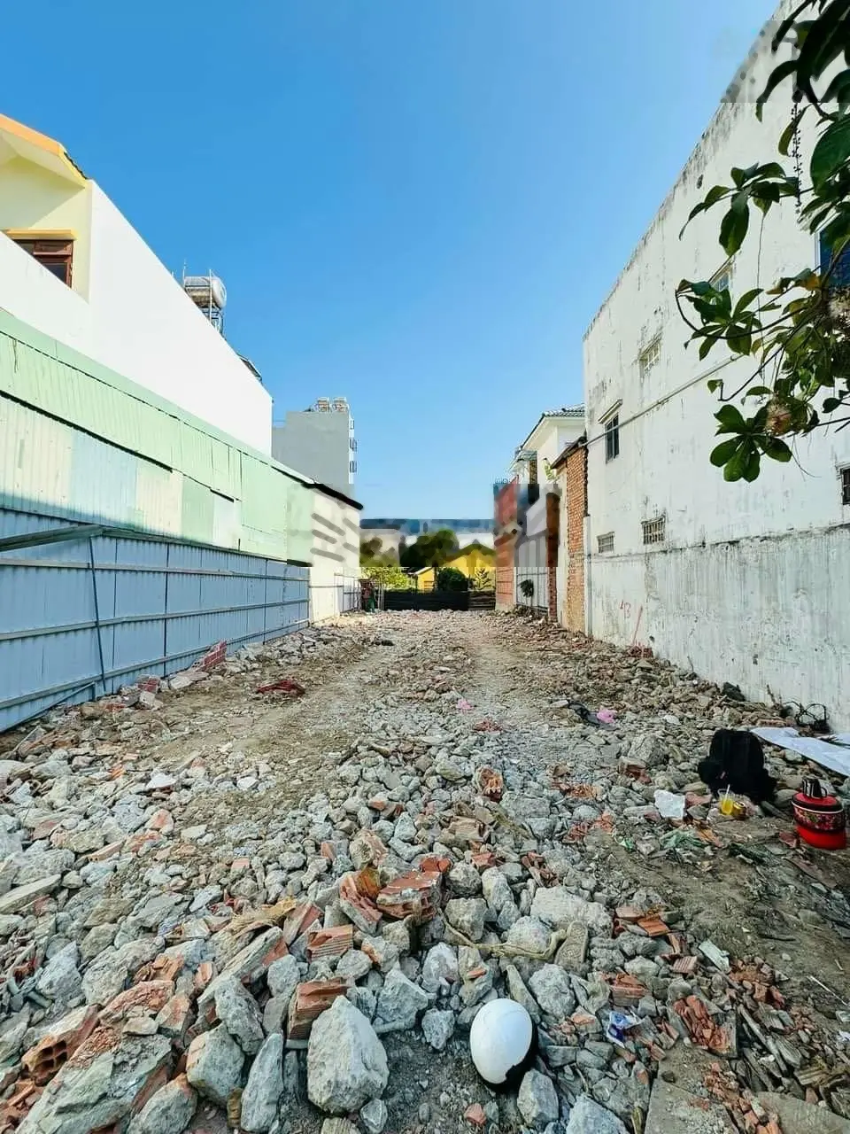 Bán đất 235m2, giá 18 tỷ, mặt tiền đường 28, p. Cát Lái, TP Thủ Đức. LH: 0902 126 ***