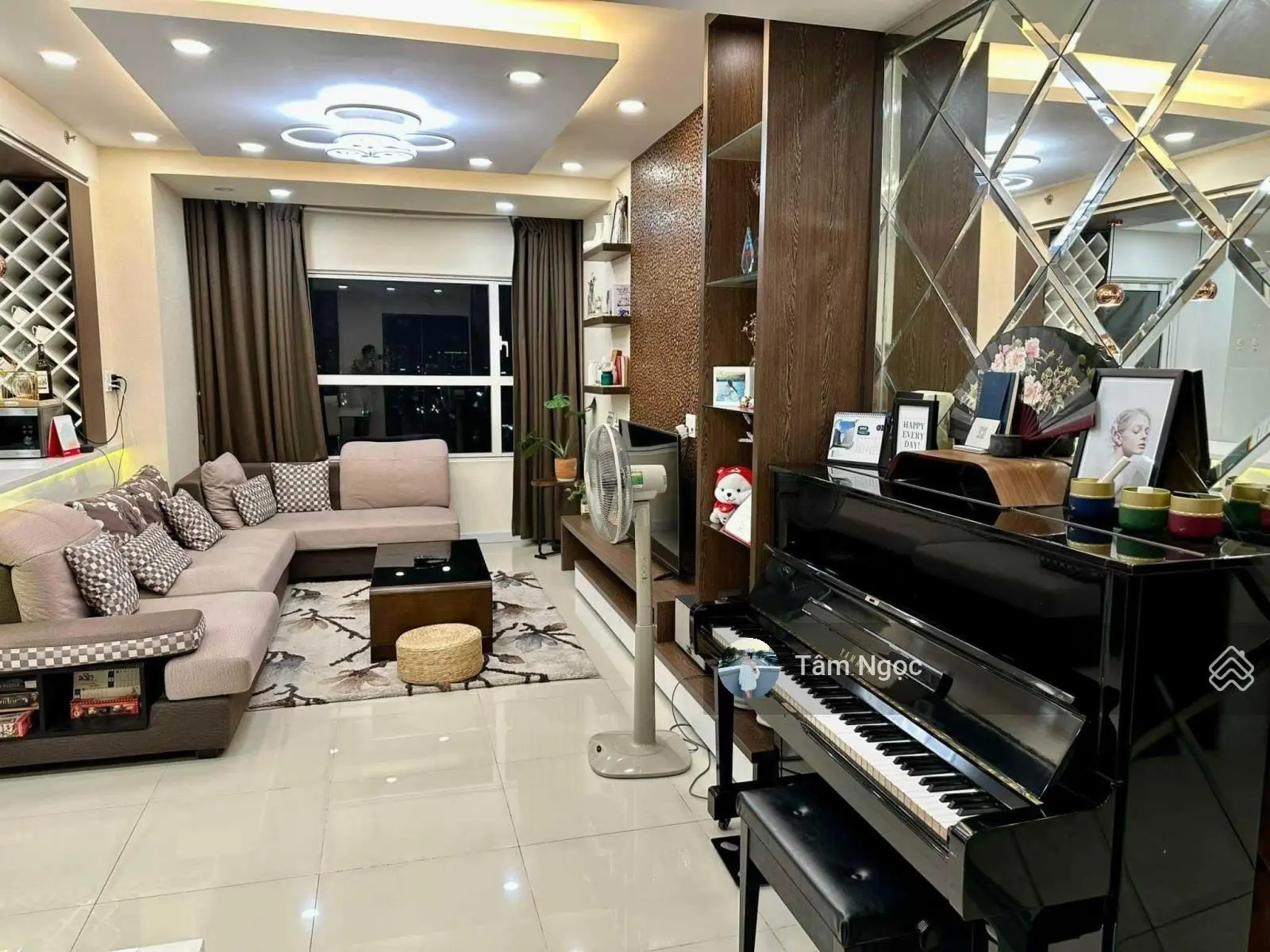 Chủ nhà nợ bank cần ra gấp CC Sunrise City Q. 7 - DT 105.75m2 - 2PN, 2WC