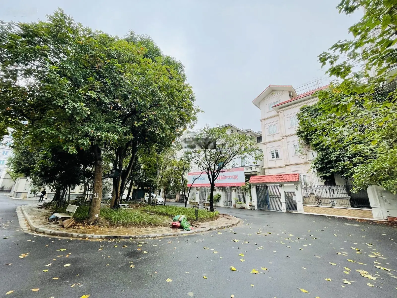 Biệt thự liền kề Vườn Đào Lotte Tây Hồ, gara ô tô sân vườn, an ninh 24/24, không gian trong lành