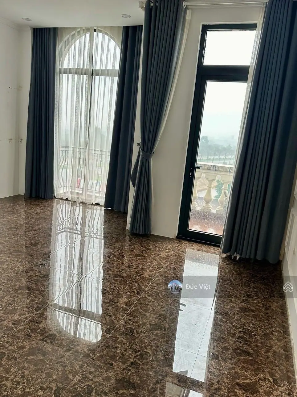 Chính chủ cần bán shop SB23 mặt đường 40m