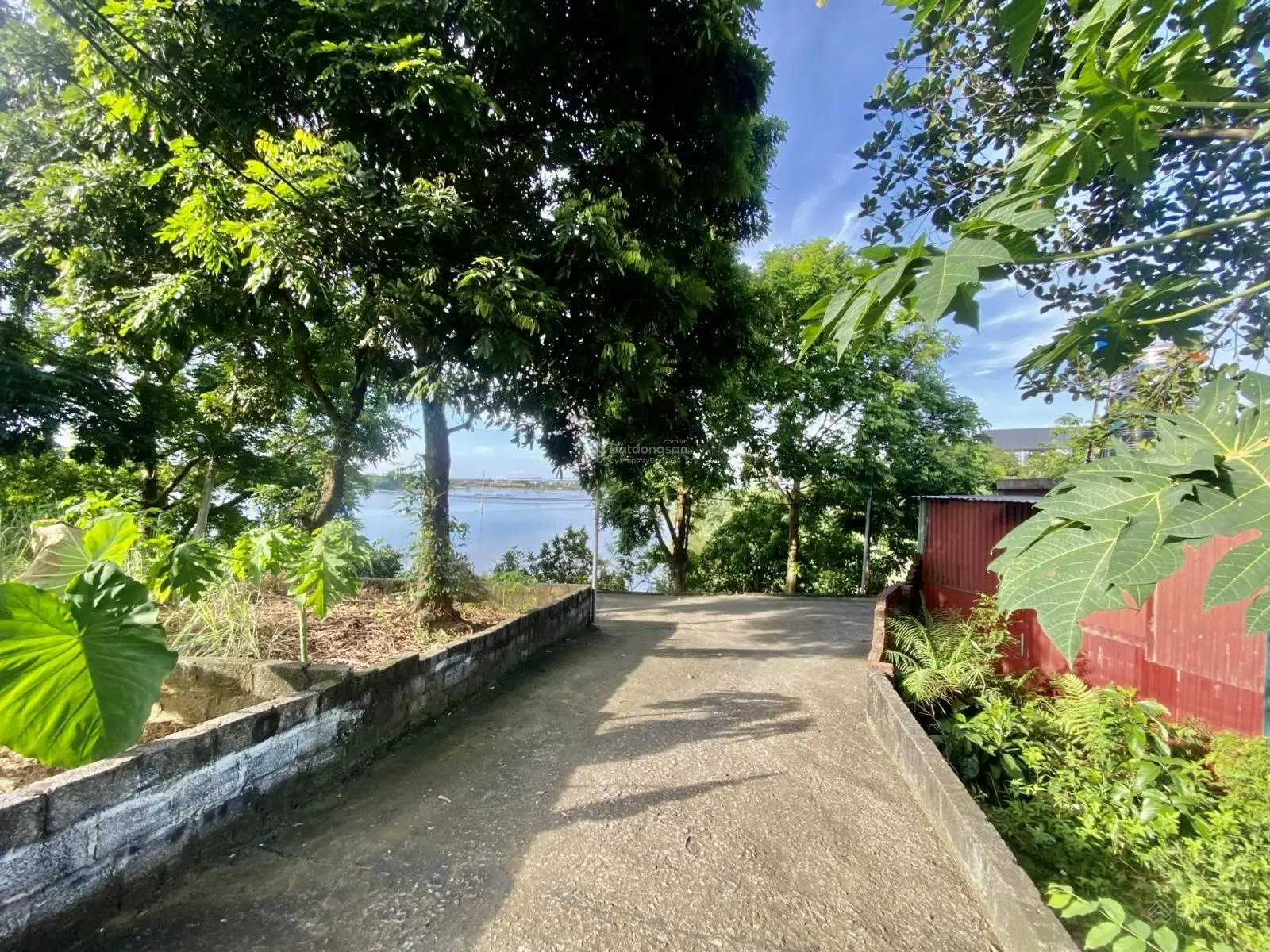 Bán Lô Đất View Hồ S= 78,7m2 Full ONT , Nở Hậu . Gianh giới rõ ràng . Giá Chỉ Nhỉnh 1tỷ Xíu