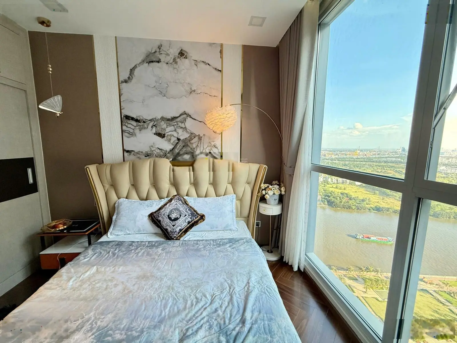 Bán gấp siêu phẩm 3PN Vinhomes Central Park, view sông, full nội thất luxury sang chảnh