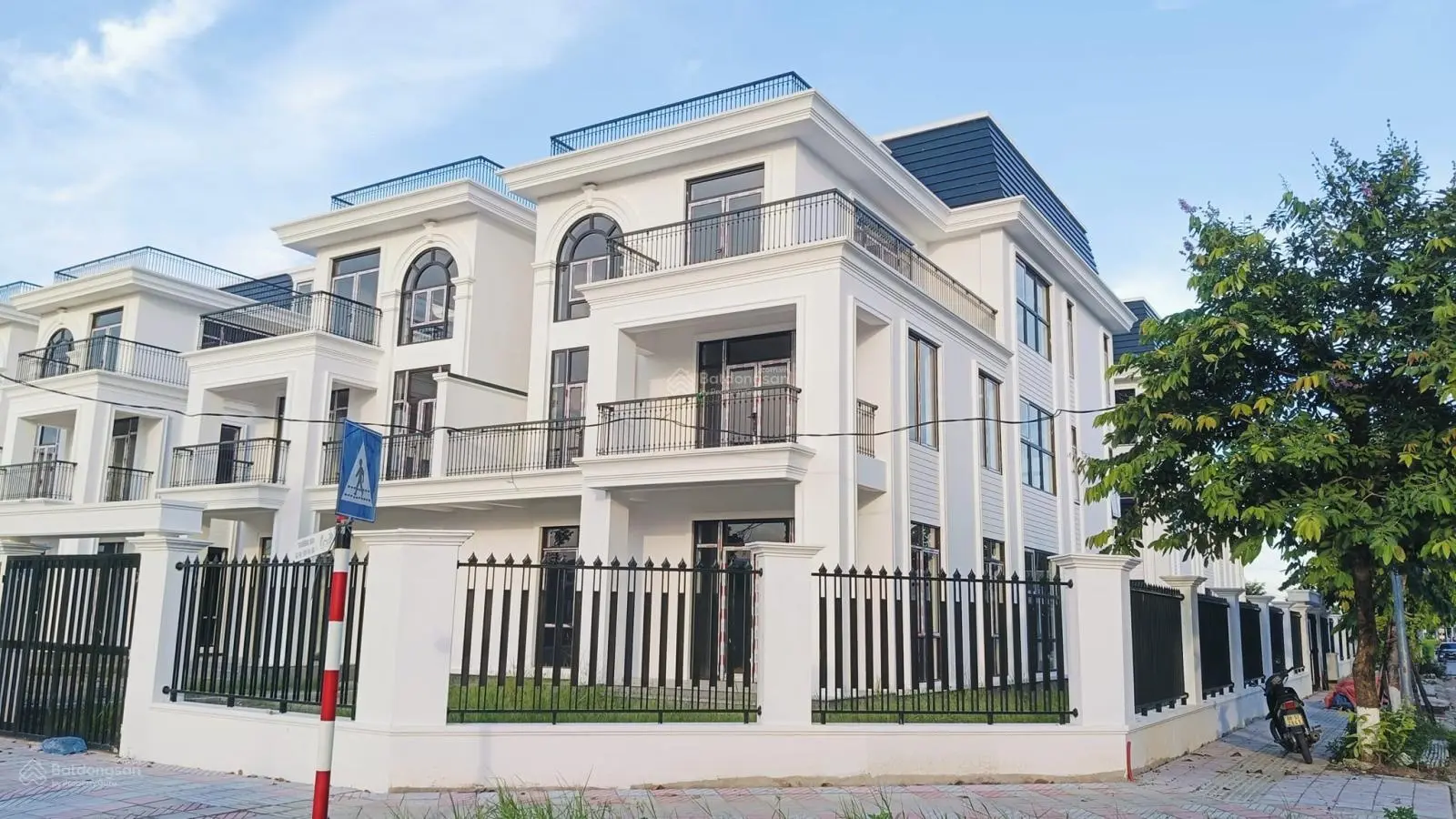 Căn góc biệt thự song lập với 395m2, mặt tiền 40m, chỉ 5x triệu/m2 đất, duy nhất căn vào tiền 30%.