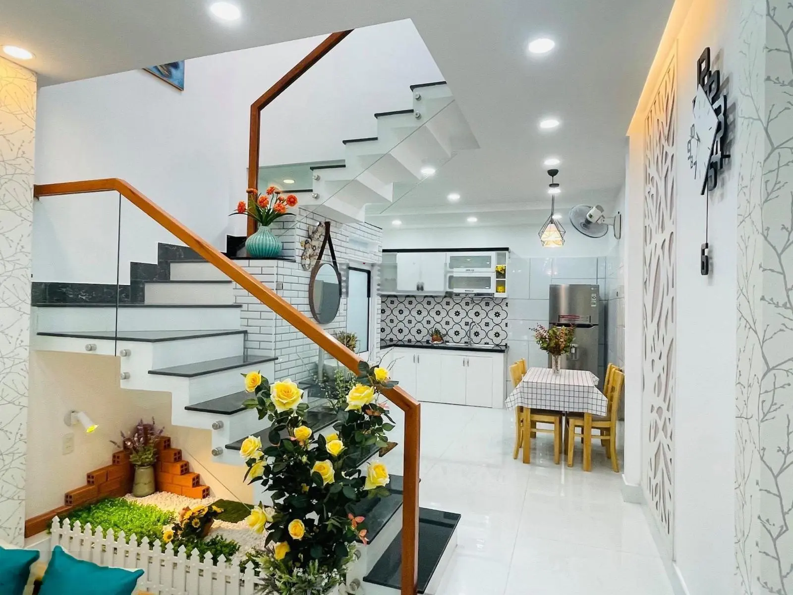 Nhà phố xinh đẹp đường Phan Văn Trị, Gò Vấp - Giá 2 tỷ 250 / 4m x 14m. Đang cho thuê 10 tr/tháng