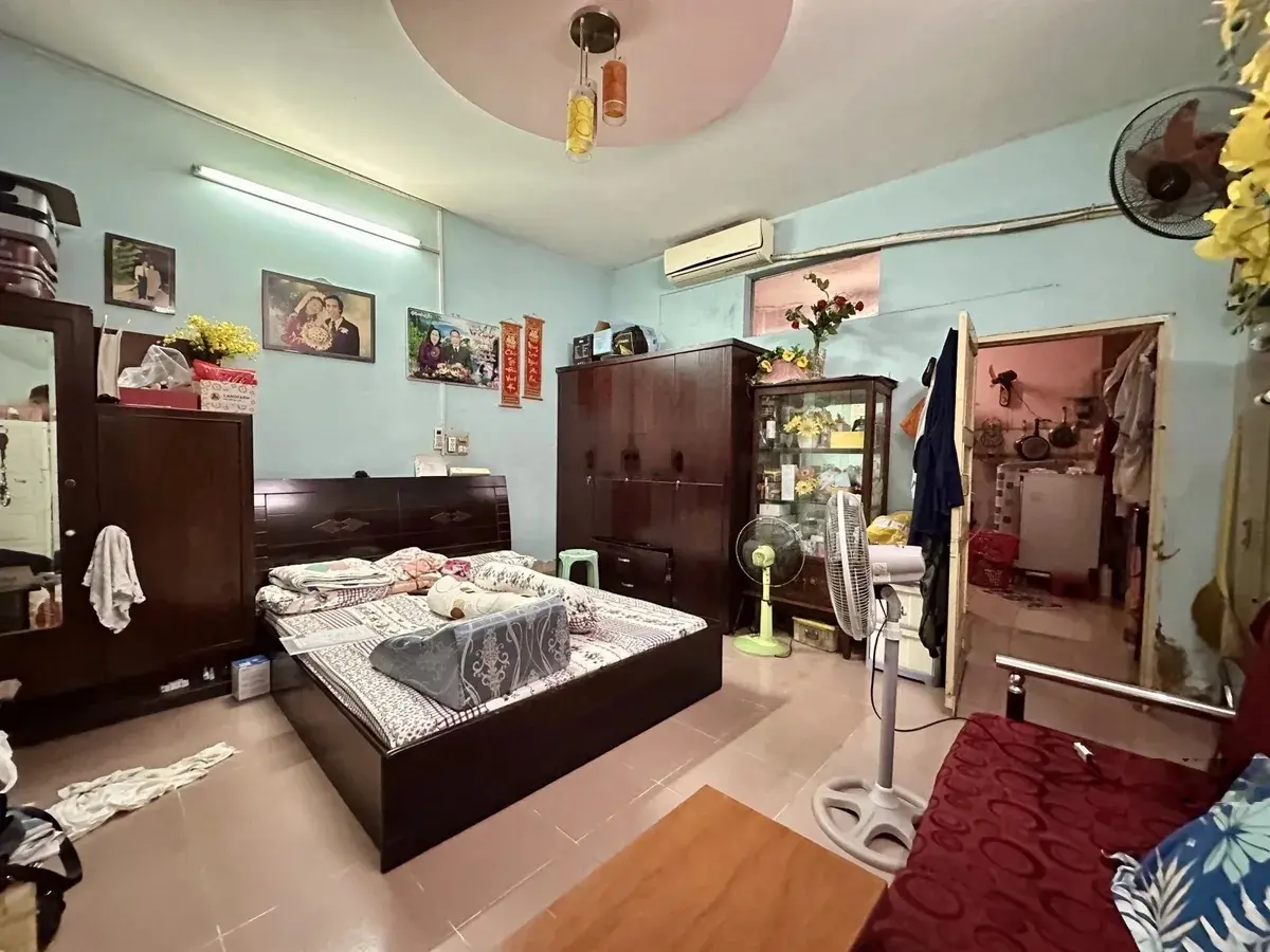 Nhà hẻm xe hơi đường Trần Quang Diệu, Quận 3, kế chợ Nguyễn Văn Trỗi, giá chỉ 200 tr/m2